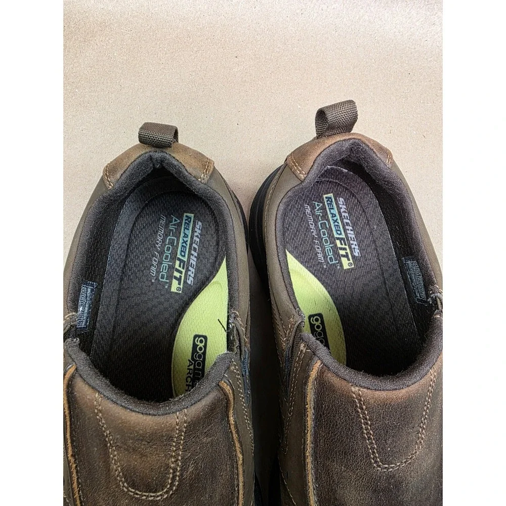 Skechers preowned low